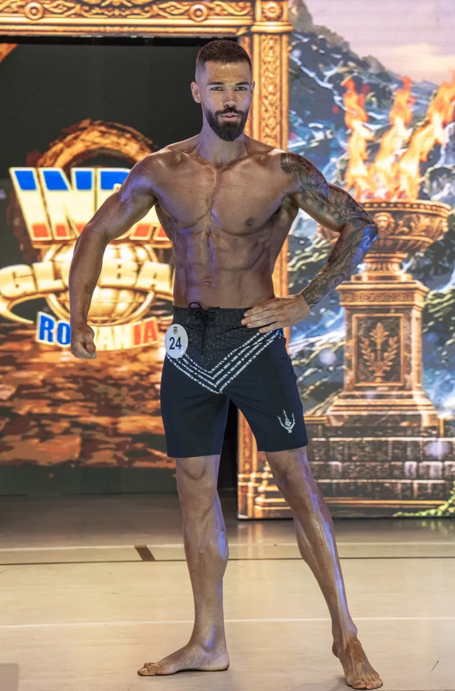 Bogdan pe scenă la concursul de Men's Physique